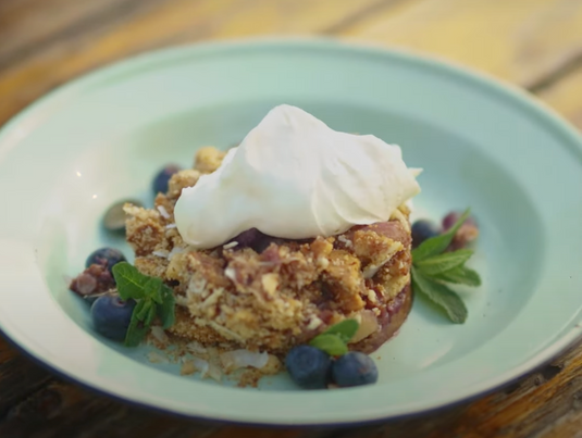 Μήλο και μύρτιλλο crumble